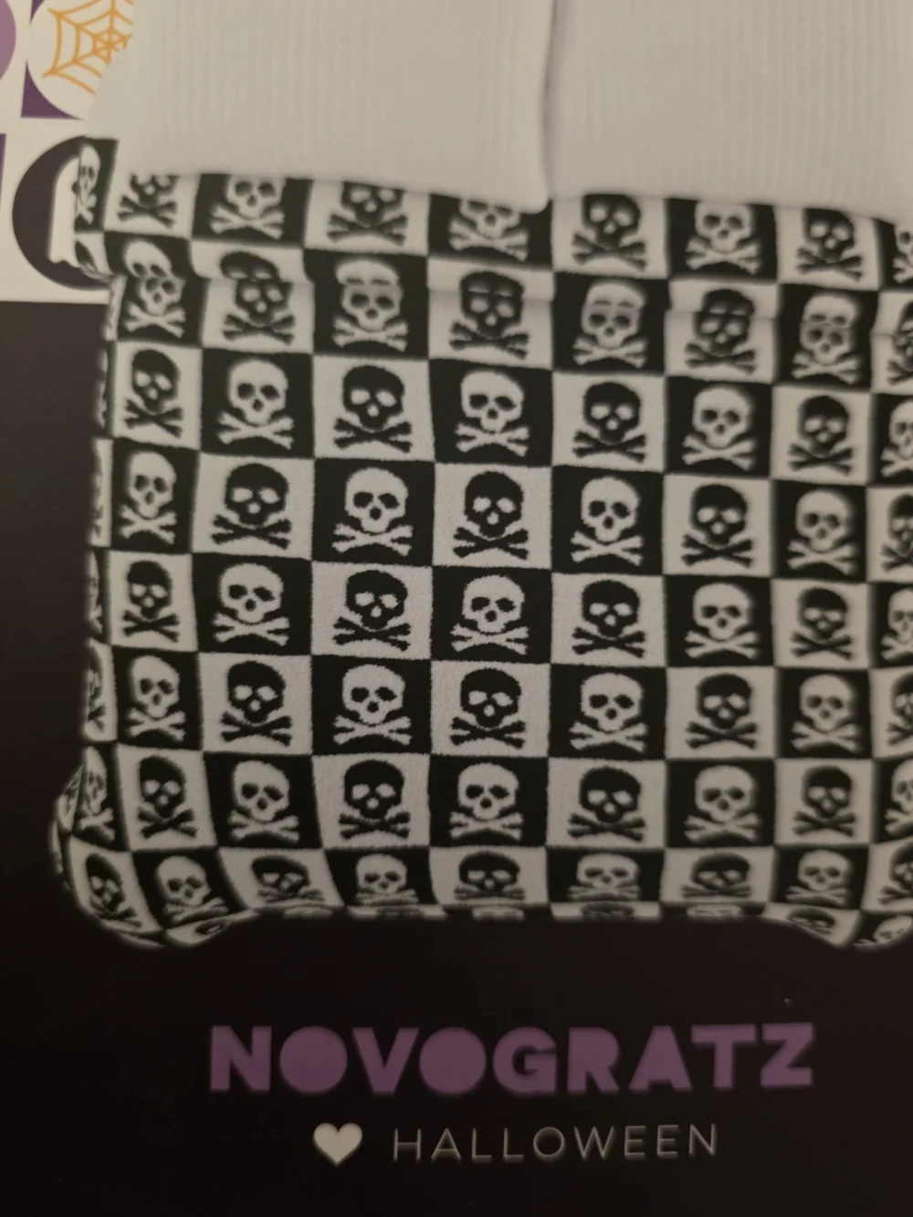 NOVOGRATZ Halloween Twin Skull Feather Knit Blanket - Black & White